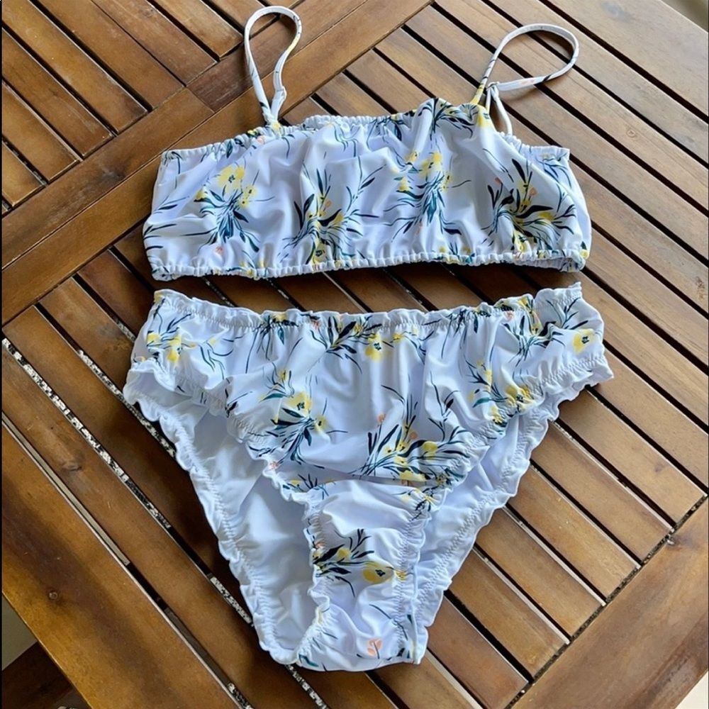 SHEIN Plus Ditsy Floral Frill Trim Bikini Set NEW Size 3X